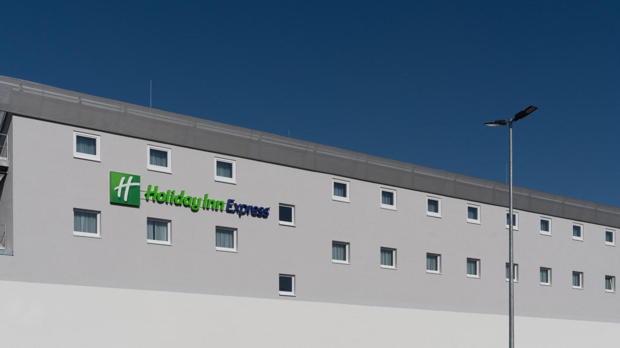Holiday Inn Express - Hamburg South A7-As42, An Ihg Hotel Игесторф Екстериор снимка